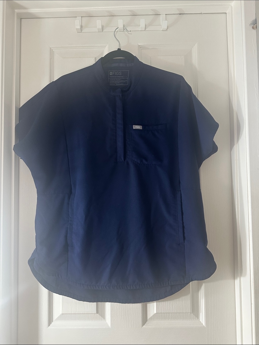 Figs Women’s Navy Short-Sleeve Button Down Shirt